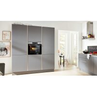 Interliving Küche Serie 3017 mit AEG...