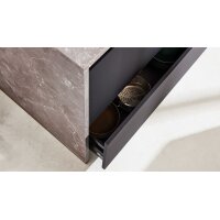 Interliving Küche Serie 3100 mit AEG Einbaugeräten Schwarz & Quarzgrau – zweizeilig