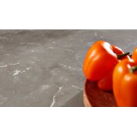 Interliving Küche Serie 3100 mit AEG Einbaugeräten Schwarz & Quarzgrau – zweizeilig