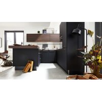 Interliving Küche Serie 3039 mit AEG-Einbaugeräten Mattschwarz & Nussbaum Kuba – Stellfläche ca. 275 x 305 cm