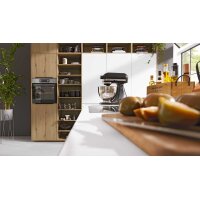 Interliving Küche Serie 3039 mit AEG Einbaugeräten Arcticweiß & Vulkaneiche – zweizeilig