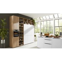 Interliving Küche Serie 3039 mit AEG Einbaugeräten Arcticweiß & Vulkaneiche – zweizeilig