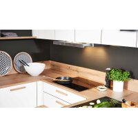 Interliving Küche Serie 3043 mit gorenje Einbaugeräten Weiß & Vulkaneiche – Stellfläche ca. 365 x 258 cm