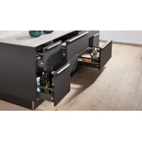 Interliving Küche Serie 3101 mit SIEMENS Einbaugeräten Schwarz & Beton – zweizeilig