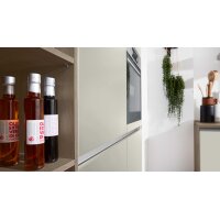 Interliving Küche Serie 3102 mit AEG-Einbaugeräten Platingrau & Eiche Graphit Silber - zweizeilig
