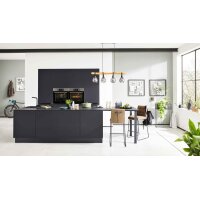 Interliving Küche Serie 3104 mit AEG Einbaugeräten Mattschwarz – zweizeilig