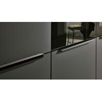 Interliving Küche Serie 3104 mit AEG Einbaugeräten Mattschwarz – zweizeilig