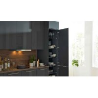 Interliving Küche Serie 3114 mit AEG Einbaugeräten Graphit & Castell Eiche - Länge ca. 408 cm