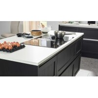 Interliving Küche Serie 3067 mit AEG Einbaugeräten schwarze Esche – zweizeilig