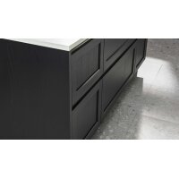Interliving Küche Serie 3067 mit AEG Einbaugeräten schwarze Esche – zweizeilig