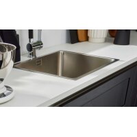 Interliving Küche Serie 3067 mit AEG Einbaugeräten schwarze Esche – zweizeilig
