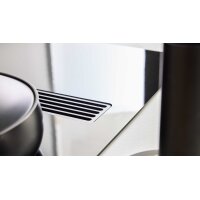 Interliving Küche Serie 3069 mit AEG-Einbaugeräten Stripe Wood Coffee & Hochglanz Weiß – zweizeilig