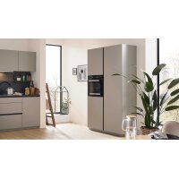 Interliving Küche Serie 3106 mit Miele-Einbaugeräten Lava & Nussbaum Kuba - zweizeilig