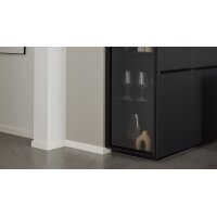 Interliving Küche Serie 3108 mit Miele-Einbaugeräten Mattschwarz & Stripe Wood Choco - dreizeilig