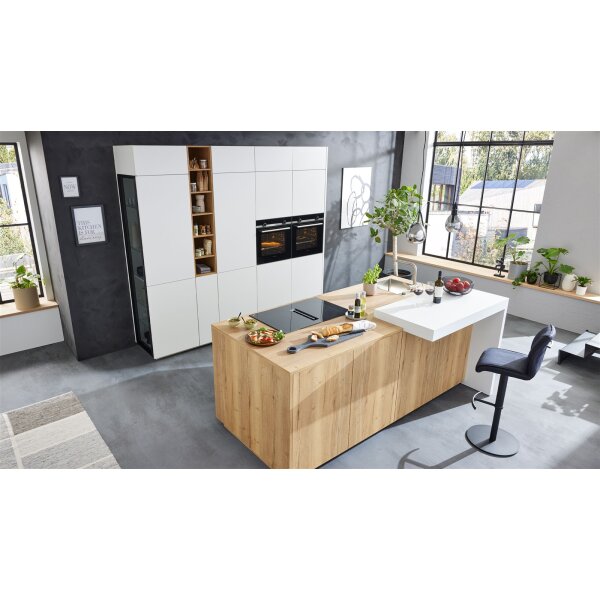 Interliving Küche Serie 3084 mit SIEMENS-Einbaugeräten Mattweiß & Eiche Ventura - zweizeilig