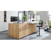 Interliving Küche Serie 3084 mit SIEMENS-Einbaugeräten Mattweiß & Eiche Ventura - zweizeilig