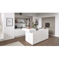 Interliving Küche Serie 3079 mit AEG...