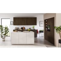 Interliving Küche Serie 3112 mit SIEMENS Einbaugeräten Noce Marone & weißer Beton - dreizeilig