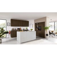 Interliving Küche Serie 3112 mit SIEMENS Einbaugeräten Noce Marone & weißer Beton - dreizeilig