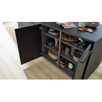 Interliving Küche Serie 3103 mit AEG Einbaugeräten Mattschwarz & Vulkaneiche - dreizeilig