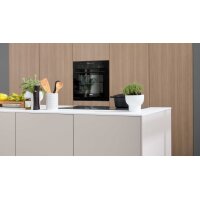 Interliving Küche Serie 3085 mit SIEMENS Einbaugeräten Sahara & Natureiche – zweizeilig