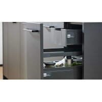 Interliving Küche Serie 3088 mit AEG-Einbaugeräten Graphit – zweizeilig