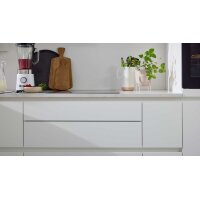 Interliving Küche Serie 3089 mit AEG-Einbaugeräten Weiß – Stellfläche ca. 220 x 480 cm