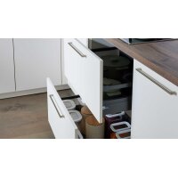 Interliving Küche Serie 3090 mit Side by Side Kühlschrank Magnolia – zweizeilig