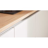 Interliving Küche Serie 3092 mit SIEMENS Einbaugeräten Sahara & Goldeiche - Stellfläche ca. 430 x 187 cm