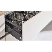 Interliving Küche Serie 3092 mit SIEMENS Einbaugeräten Sahara & Goldeiche - Stellfläche ca. 430 x 187 cm