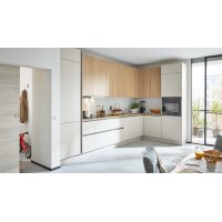 Interliving Küche Serie 3092 mit SIEMENS Einbaugeräten Sahara & Goldeiche - Stellfläche ca. 430 x 187 cm