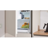 Interliving Küche Serie 3092 mit SIEMENS Einbaugeräten Sahara & Goldeiche - Stellfläche ca. 430 x 187 cm