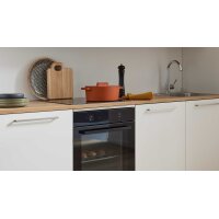 Interliving Küche Serie 3094 mit Garderobenschränken Mattweiß & Chalet Eiche