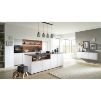 Interliving Küche Serie 3105 mit AEG...