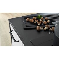 Interliving Küche Serie 3105 mit AEG...