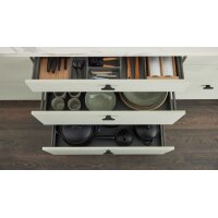 Culineo® Einbauküche C357 mit privileg Einbaugeräten Jade, Mattweiß & Marmor Venato Bianco - dreizeilig