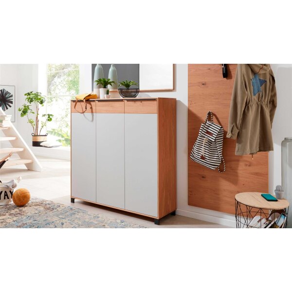 Interliving Garderoben Serie 6005 – Schuhschrank Eiche & lichtgrauer Lack – drei Türen