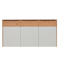 Interliving Garderoben Serie 6005 – Schuhschrank Eiche & lichtgrauer Lack – drei Türen