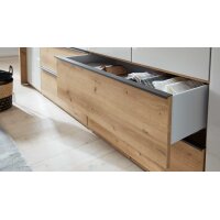 Interliving Kleiderschrank Serie 1205 – Kleiderschrank Champagner & Eiche Bianco – sechs Türen & vier Schubladen, Breite ca. 300 cm