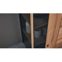 Interliving Esszimmer Serie 5604 - Vitrine Eiche rustico - drei Türen, zwei Schubladen