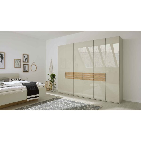 Interliving Schlafzimmer Serie 1026 – Kleiderschrank Champagner & Eiche bianco - sechs Türen, Breite ca. 300 cm