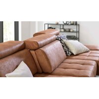 Interliving Sofa Serie 4254 – Ecksofa cognacfarbene Mikrofaser Magnum & schwarze Metallfüße 4.35 – Stellfläche ca. 340 x 195 cm