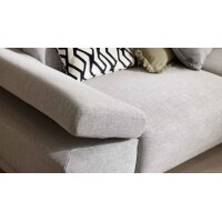 Interliving Sofa Serie 4251 – Ecksofa mit Funktionen platinfarbener Bezug Vaneo 7 & schwarze Metallfüße 4.26 – Stellfläche ca. 300 x 225 cm