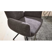 Interliving Esszimmer Serie 5504 - Armlehnstuhl grauer Bezug Concrete DCT 99 & schwarzer Drehfuß S 349