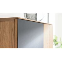 Interliving Wohnzimmer Serie 2025 - Vitrine Wildeiche, Anthrazit & Kork - drei Türen, Höhe ca. 209 cm