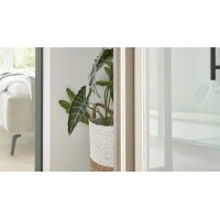 Interliving Kleiderschrank Serie 1205 – Falttürenschrank Weiß & Kieselgrau – sechs Türen, vier Schubladen, Breite ca. 300 cm