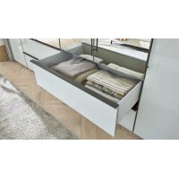Interliving Kleiderschrank Serie 1205 – Falttürenschrank Weiß & Kieselgrau – sechs Türen, vier Schubladen, Breite ca. 300 cm