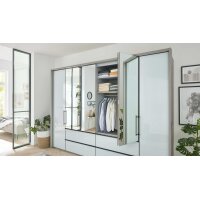 Interliving Kleiderschrank Serie 1205 – Falttürenschrank Weiß & Kieselgrau – sechs Türen, vier Schubladen, Breite ca. 300 cm