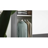 Interliving Kleiderschrank Serie 1207 – Schwebetürenschrank Weiß & Manhattan – zwei Türen, Breite ca. 301 cm
