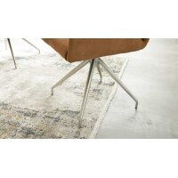 Interliving Esszimmer Serie 5104 – Armlehnstuhl mit Drehfunktion bernsteinfarbene Mikrofaser Amber & Edelstahl
